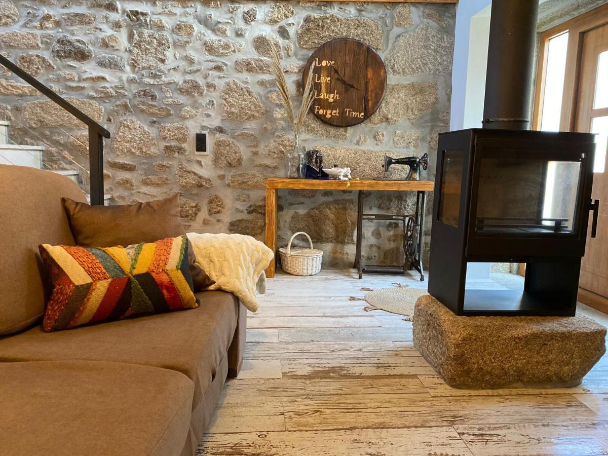 Emily'S House Villa Castro Daire Bagian luar foto